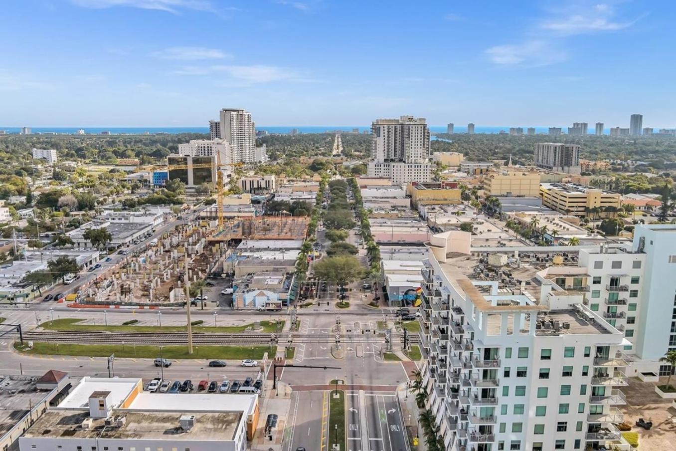 Modern 2Br Oasis Mins To Beach & Casino Db2 데이니아 비치 외부 사진