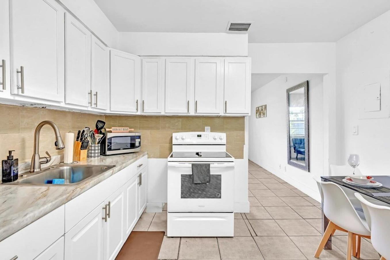Modern 2Br Oasis Mins To Beach & Casino Db2 데이니아 비치 외부 사진
