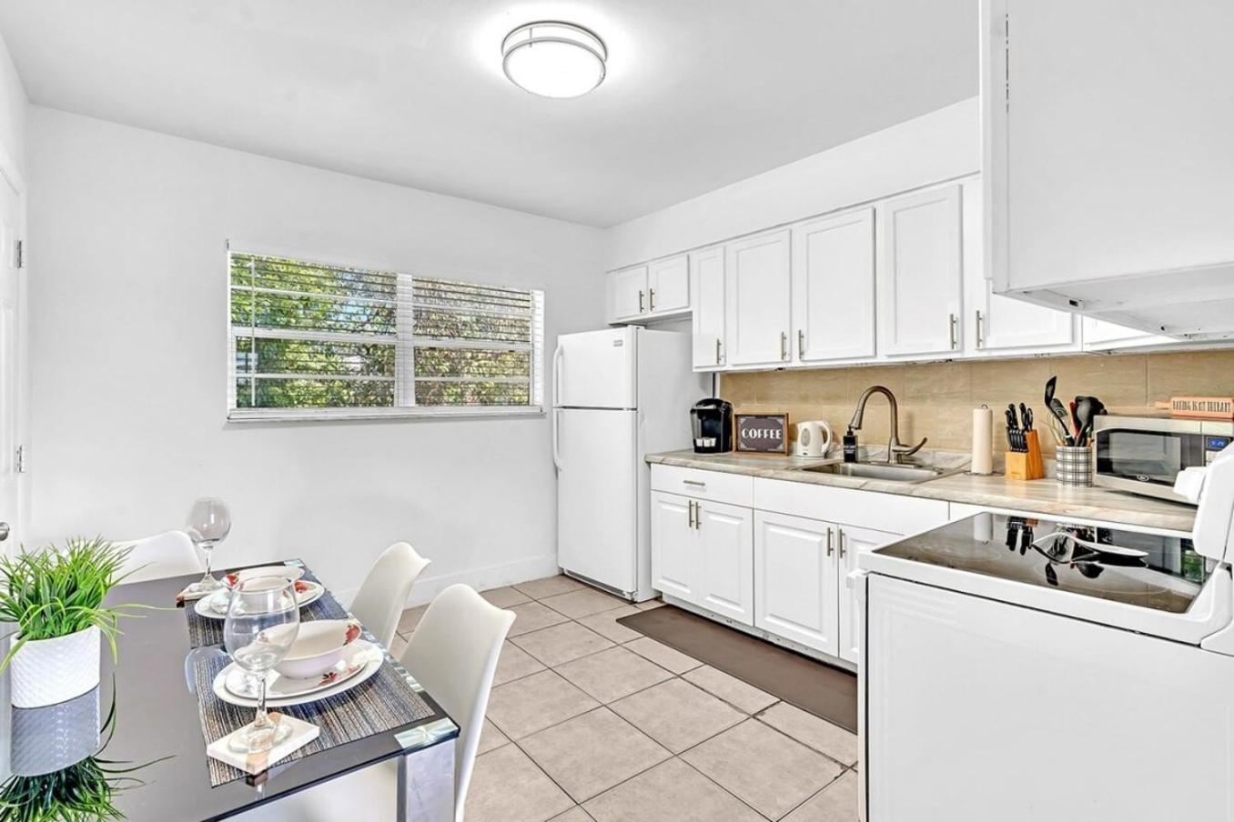 Modern 2Br Oasis Mins To Beach & Casino Db2 데이니아 비치 외부 사진